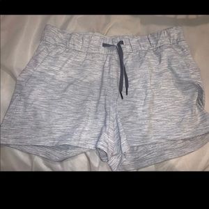 NWOT Lululemon On the Fly 12